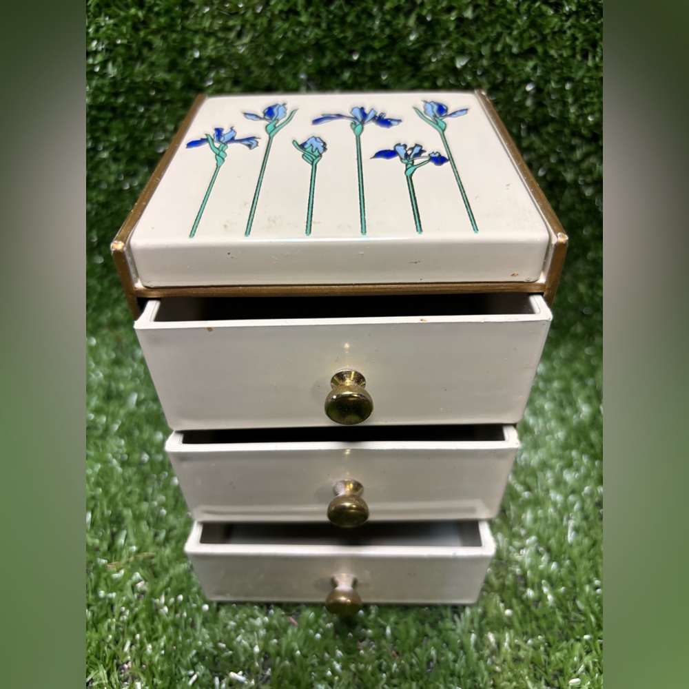 Otagiri White Jewelry Organizer with Blue Floral Design